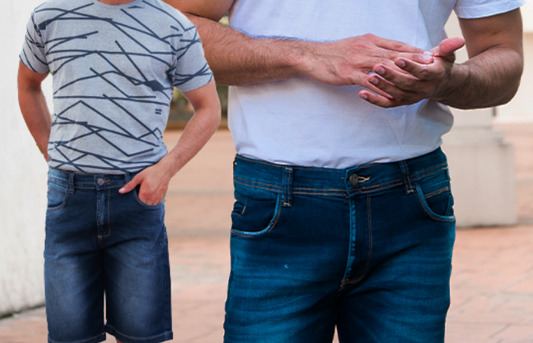 Como Dobrar Bermuda Jeans: Guia Prático para Organizar as Roupas