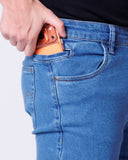 Calça Jeans Cowboy Masculina Country com Bolso Celular Azul Clara